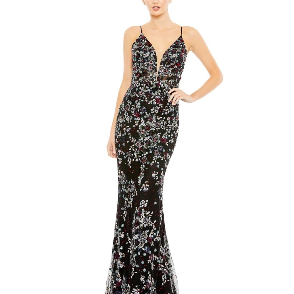 ✔️#68B BNWT Mac Duggal EMBELLISHED PLUNGE NECK SLEEVELESS GOWN #20332